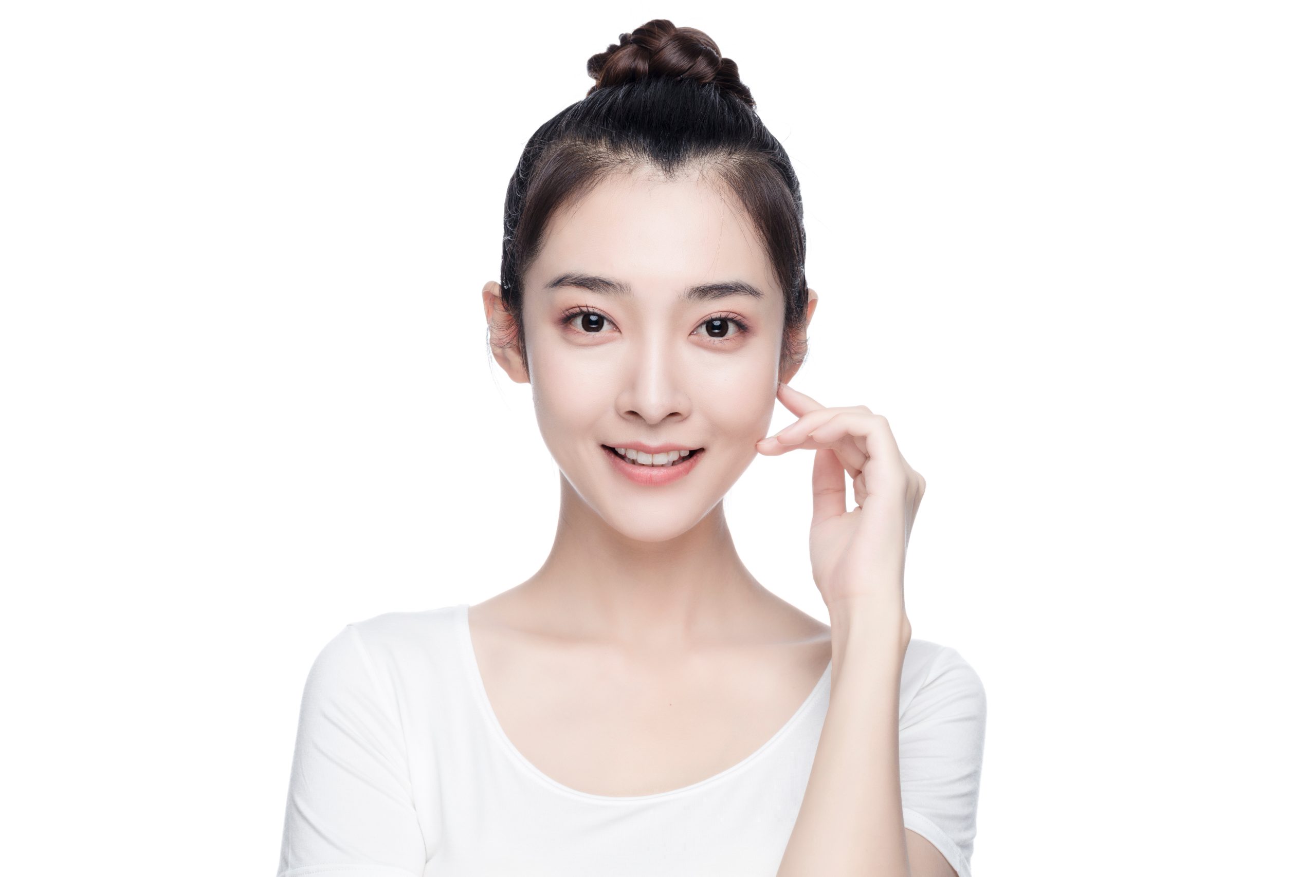 A woman with defined nose after undergoing nose thread lift